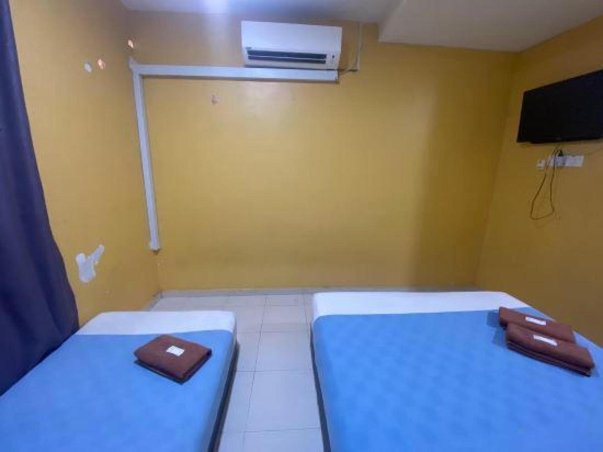 Oyo 91065 Hotel De Anjung Muadzam Shah Exterior photo